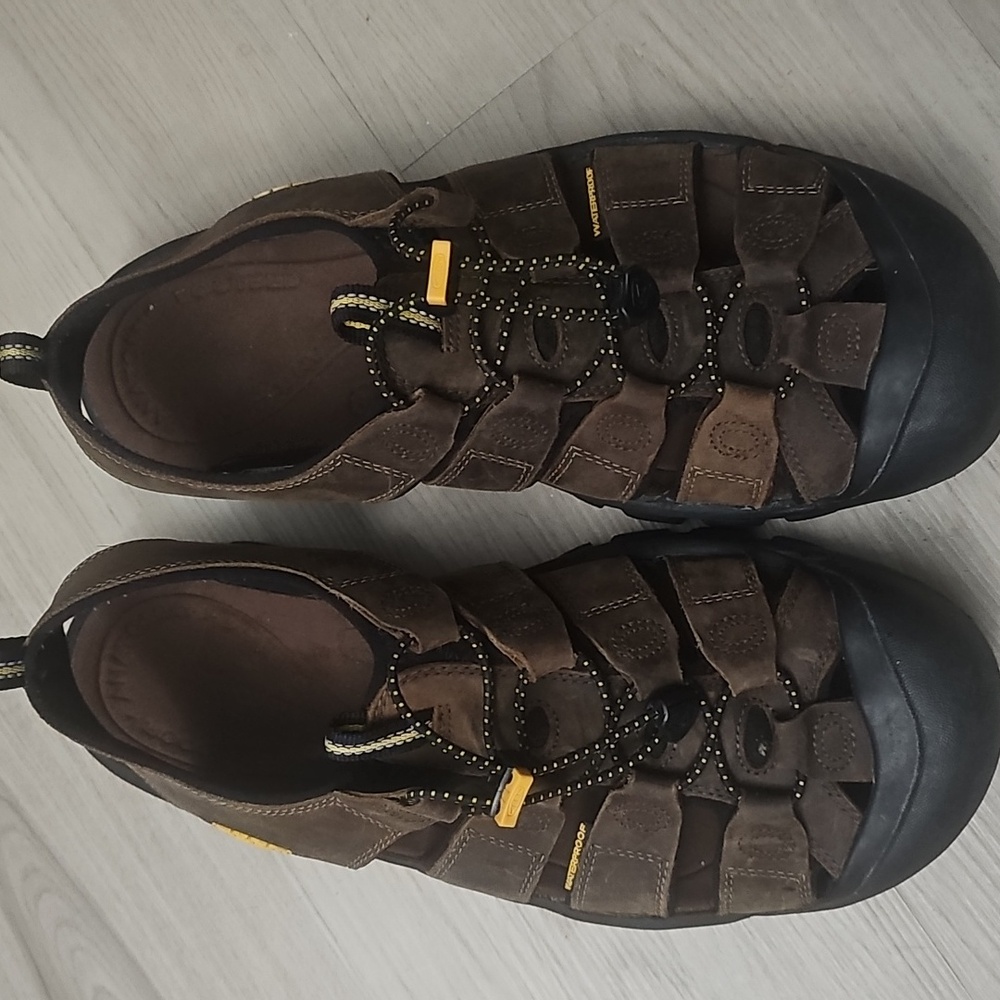 Keen Men’s Brown Leather‎ Newport Sandals Sz 12
